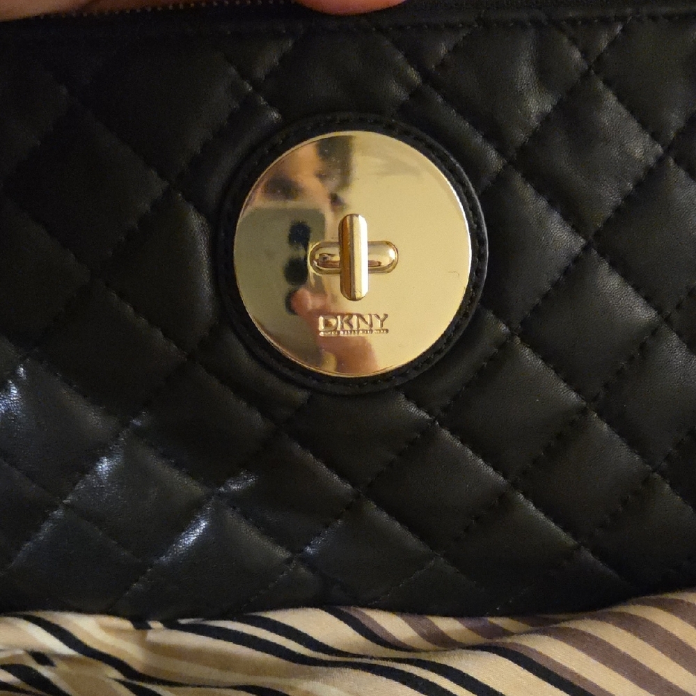 DKNY Black Quilted Leather Convertible Bag EUC - Picture 4 of 12